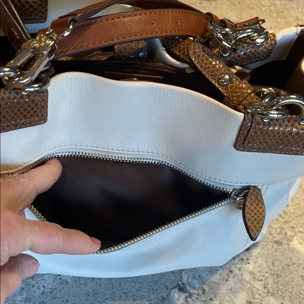 Vintage Coach Penelope Ivory and Brown Shoulder/Crossbody Bag - Picture 9 of 14